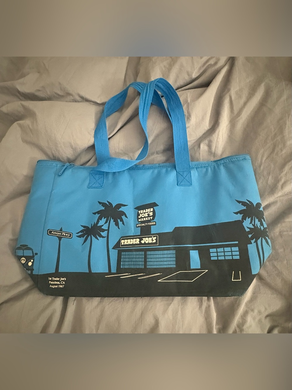 Trader Joe’s Pasadena Large Insulated Tote Bag Blue